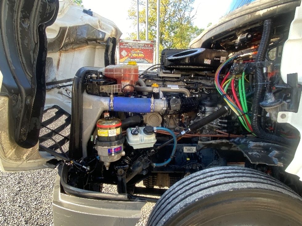 Day Cab Tractor-Heavy Duty Tractors-Freightliner-2021-T12664ST-Cleveland-TN-216,860\n\t\tmiles-$ 64,000 - Image 16