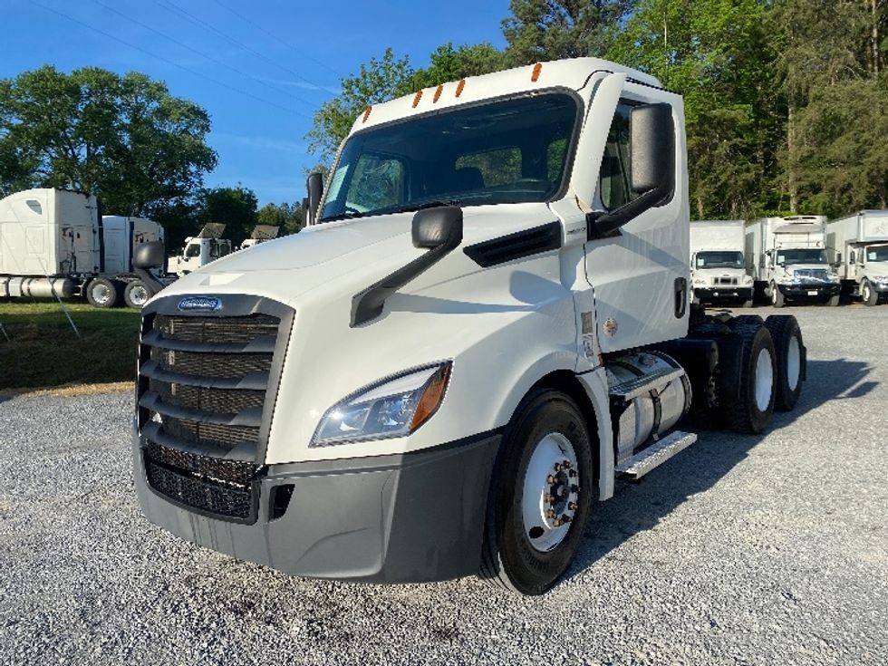 Day Cab Tractor-Heavy Duty Tractors-Freightliner-2021-T12664ST-Cleveland-TN-216,860\n\t\tmiles-$ 64,000 - Image 3