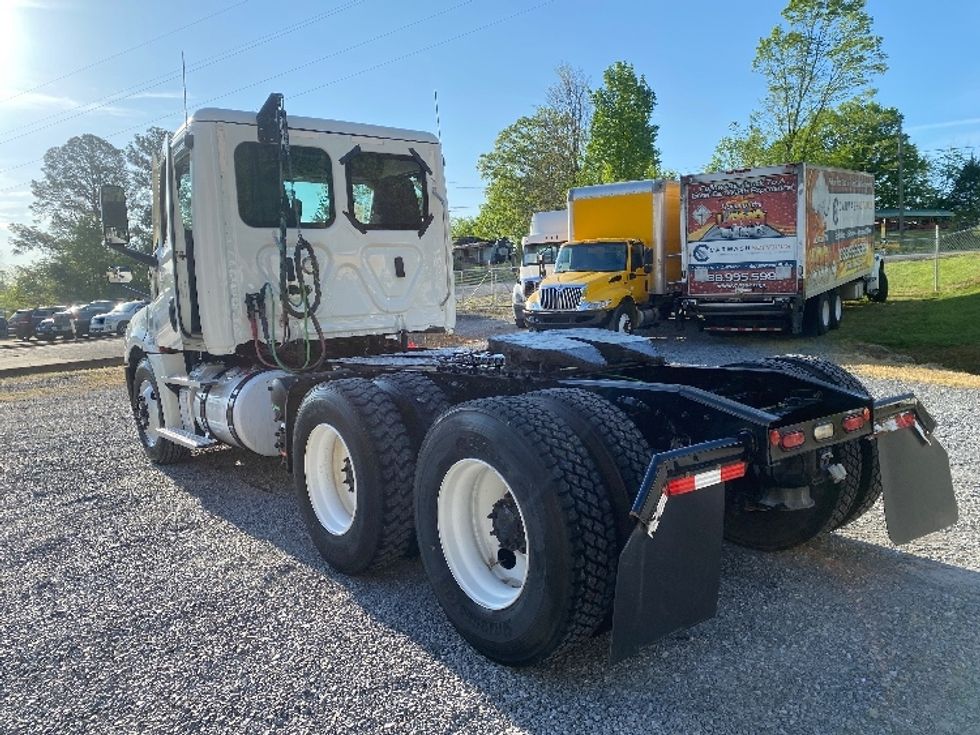 Day Cab Tractor-Heavy Duty Tractors-Freightliner-2021-T12664ST-Cleveland-TN-216,860\n\t\tmiles-$ 64,000 - Image 5