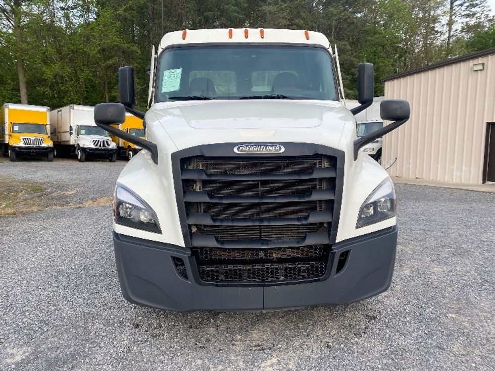 Day Cab Tractor-Heavy Duty Tractors-Freightliner-2021-T12664ST-Cleveland-TN-253,317\n\t\tmiles-$ 61,250 - Image 2