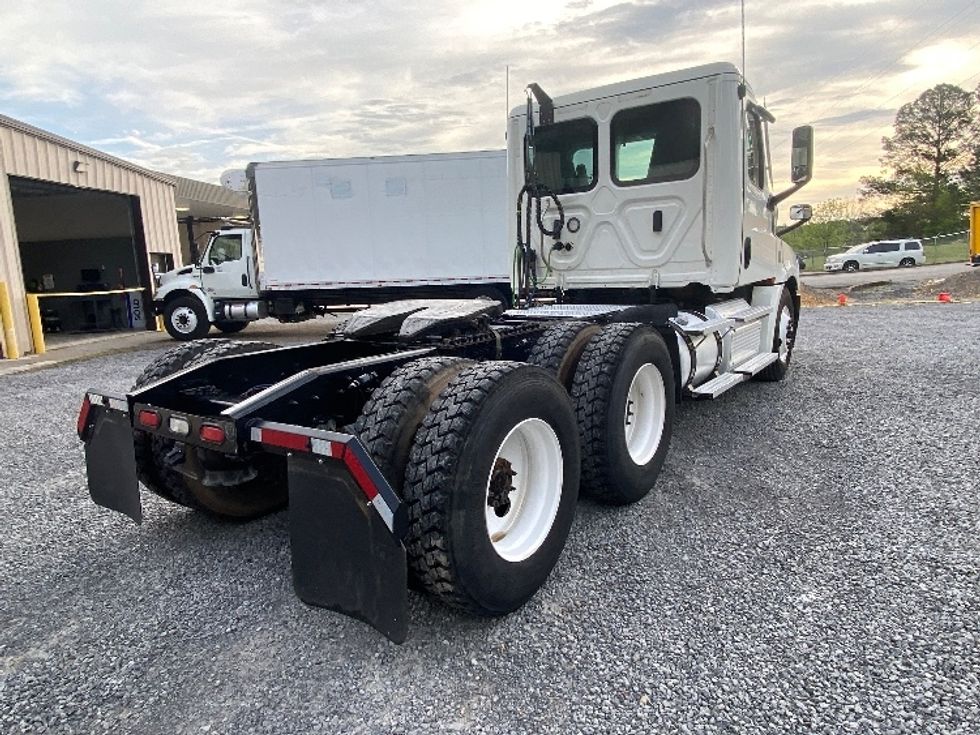 Day Cab Tractor-Heavy Duty Tractors-Freightliner-2021-T12664ST-Cleveland-TN-253,317\n\t\tmiles-$ 61,250 - Image 7