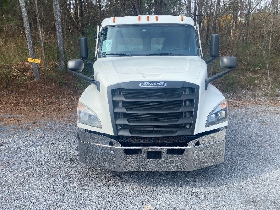 Day Cab Tractor-Heavy Duty Tractors-Freightliner-2021-T12664ST-Cleveland-TN-377,355\n\t\tmiles-$ 53,750 - Image 2