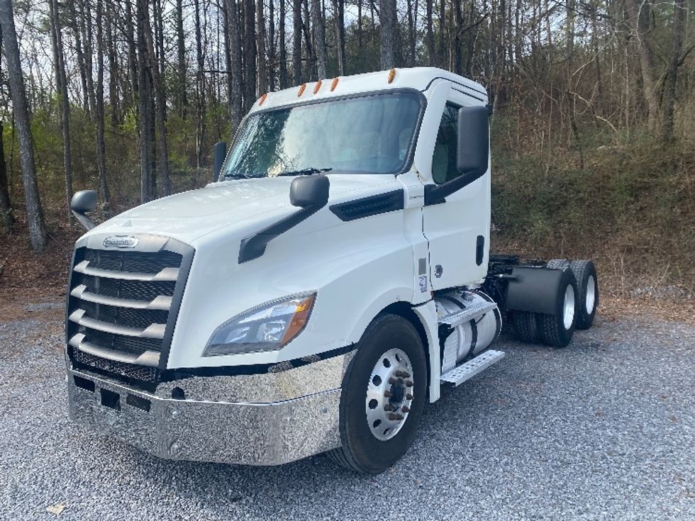 Day Cab Tractor-Heavy Duty Tractors-Freightliner-2021-T12664ST-Cleveland-TN-377,355\n\t\tmiles-$ 53,750 - Image 3