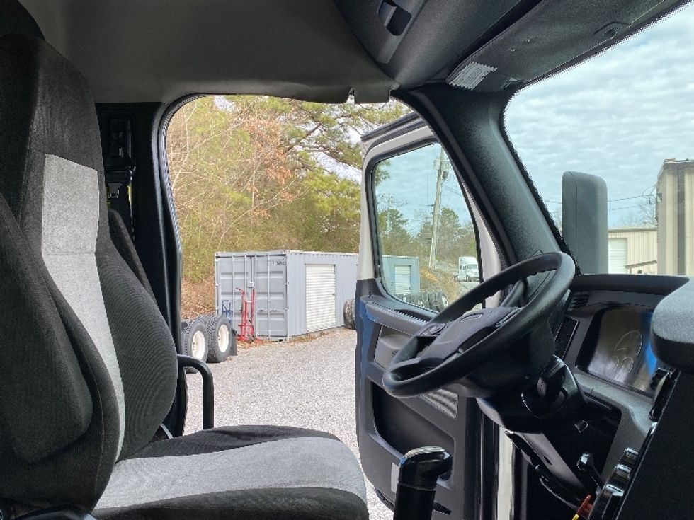 Day Cab Tractor-Heavy Duty Tractors-Freightliner-2021-T12664ST-Cleveland-TN-428,690\n\t\tmiles-$ 50,000 - Image 14