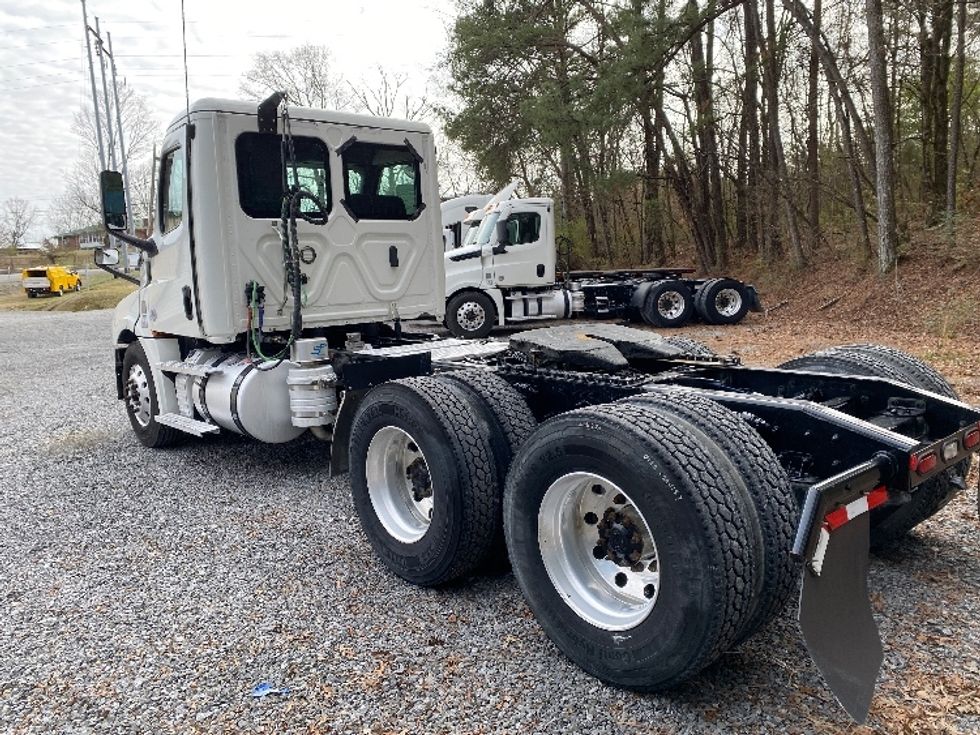 Day Cab Tractor-Heavy Duty Tractors-Freightliner-2021-T12664ST-Cleveland-TN-428,690\n\t\tmiles-$ 50,000 - Image 5