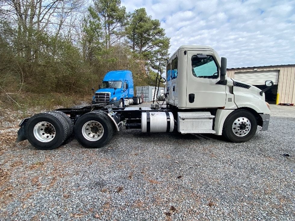 Day Cab Tractor-Heavy Duty Tractors-Freightliner-2021-T12664ST-Cleveland-TN-428,690\n\t\tmiles-$ 50,000 - Image 8