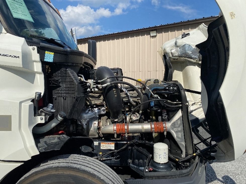 Day Cab Tractor-Heavy Duty Tractors-Freightliner-2021-T12664ST-Cleveland-TN-79,744\n\t\tmiles-$ 79,000 - Image 15