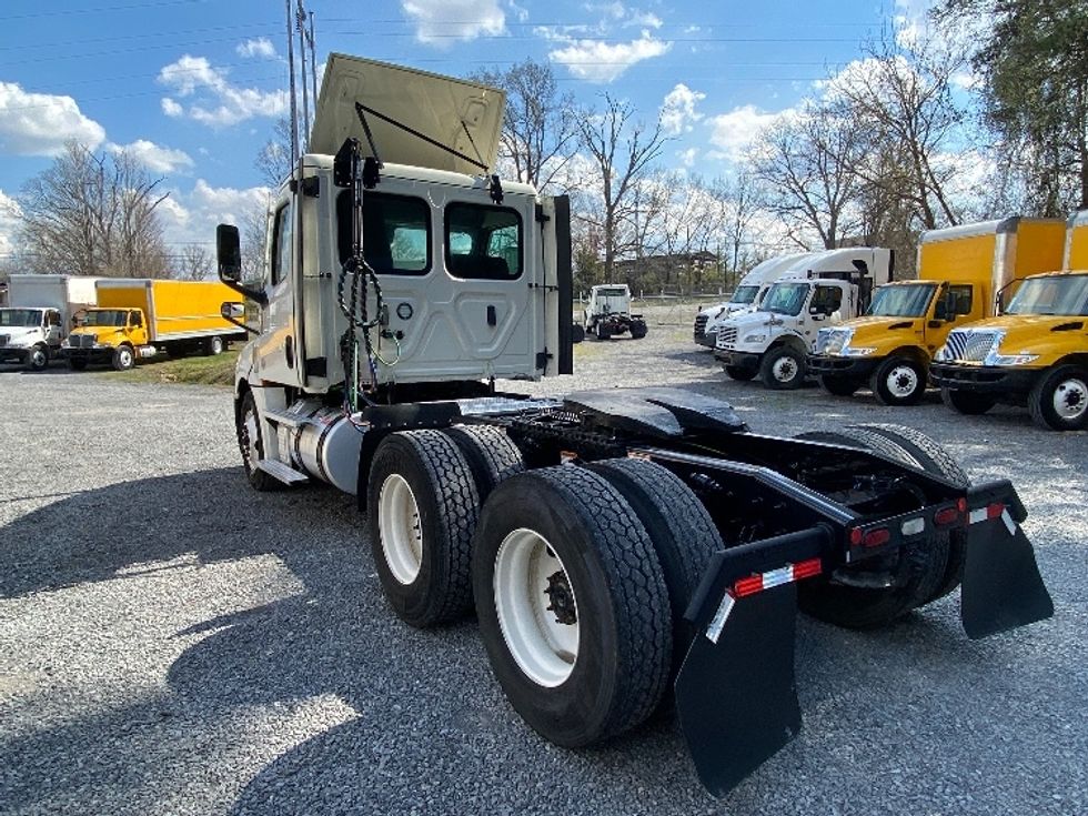 Day Cab Tractor-Heavy Duty Tractors-Freightliner-2021-T12664ST-Cleveland-TN-79,744\n\t\tmiles-$ 79,000 - Image 5