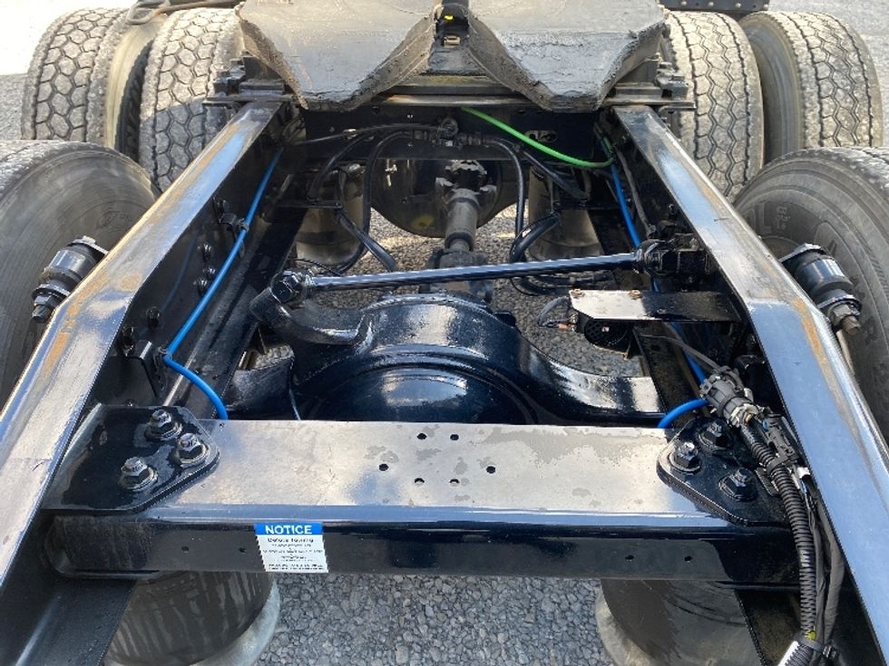 Day Cab Tractor-Heavy Duty Tractors-Freightliner-2021-T12664ST-Cleveland-TN-79,744\n\t\tmiles-$ 79,000 - Image 6