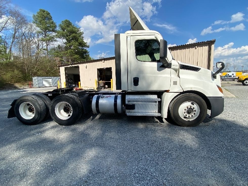 Day Cab Tractor-Heavy Duty Tractors-Freightliner-2021-T12664ST-Cleveland-TN-79,744\n\t\tmiles-$ 79,000 - Image 8