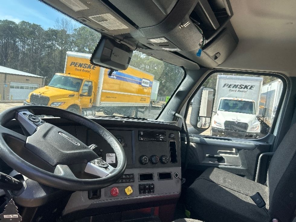 Day Cab Tractor-Heavy Duty Tractors-Freightliner-2021-T12664ST-Columbus-GA-229,477\n\t\tmiles-$ 68,250 - Image 10