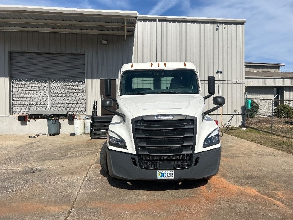 Day Cab Tractor-Heavy Duty Tractors-Freightliner-2021-T12664ST-Columbus-GA-229,477\n\t\tmiles-$ 68,250 - Image 2