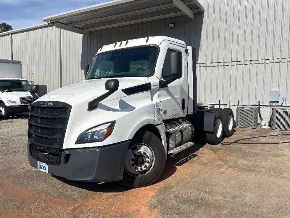 Day Cab Tractor-Heavy Duty Tractors-Freightliner-2021-T12664ST-Columbus-GA-229,477\n\t\tmiles-$ 68,250 - Image 3