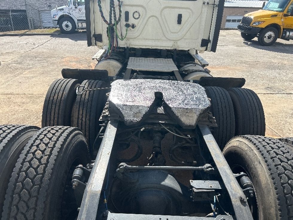 Day Cab Tractor-Heavy Duty Tractors-Freightliner-2021-T12664ST-Columbus-GA-229,477\n\t\tmiles-$ 68,250 - Image 6