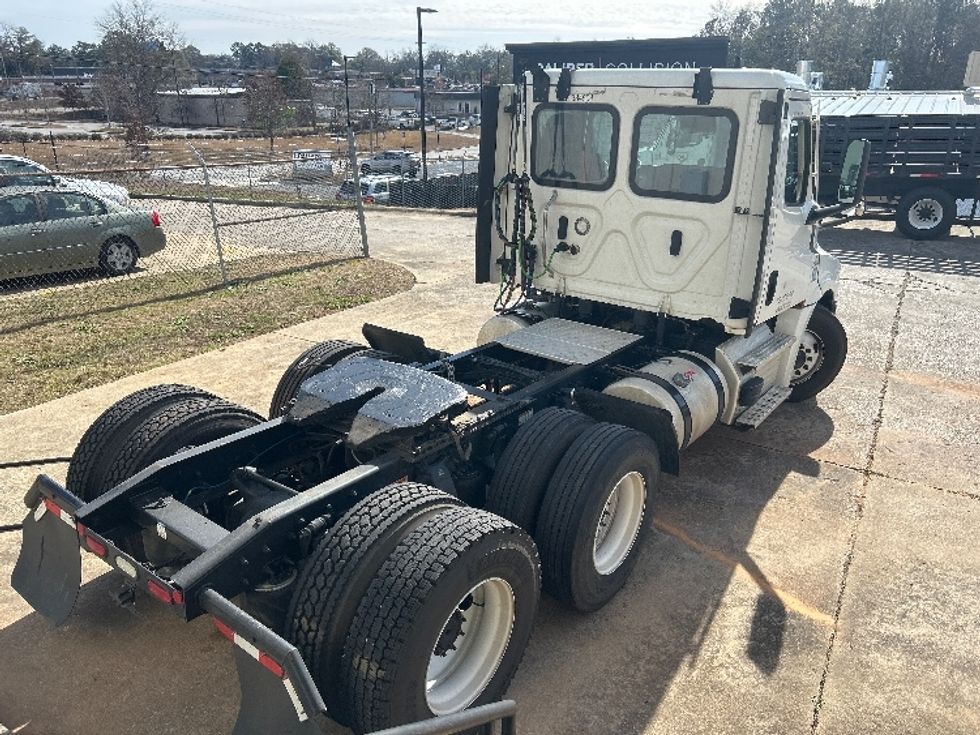 Day Cab Tractor-Heavy Duty Tractors-Freightliner-2021-T12664ST-Columbus-GA-229,477\n\t\tmiles-$ 68,250 - Image 7