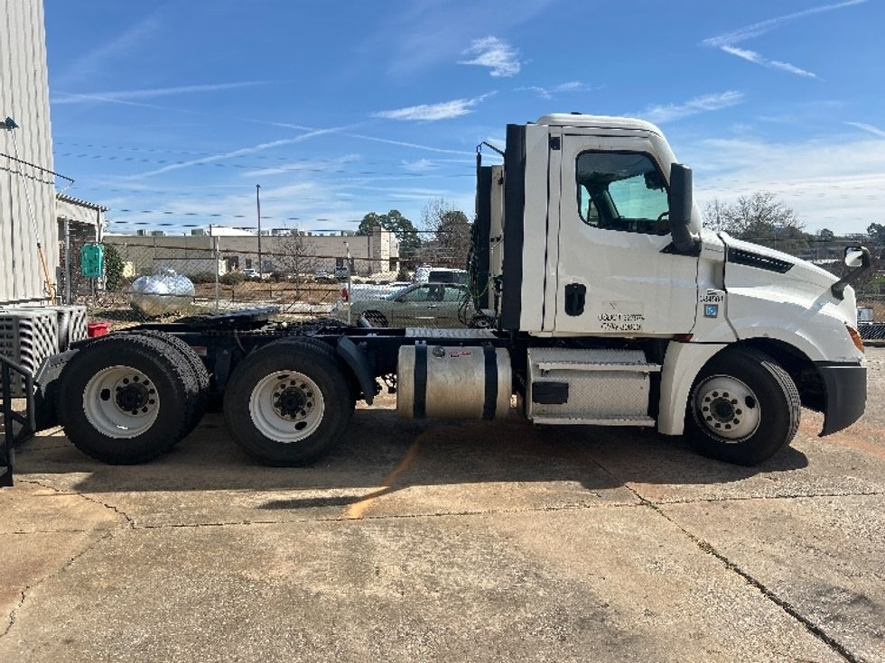 Day Cab Tractor-Heavy Duty Tractors-Freightliner-2021-T12664ST-Columbus-GA-229,477\n\t\tmiles-$ 68,250 - Image 8