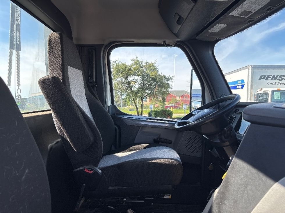 Day Cab Tractor-Heavy Duty Tractors-Freightliner-2021-T12664ST-Columbus-OH-173,309\n\t\tmiles-$ 69,500 - Image 14