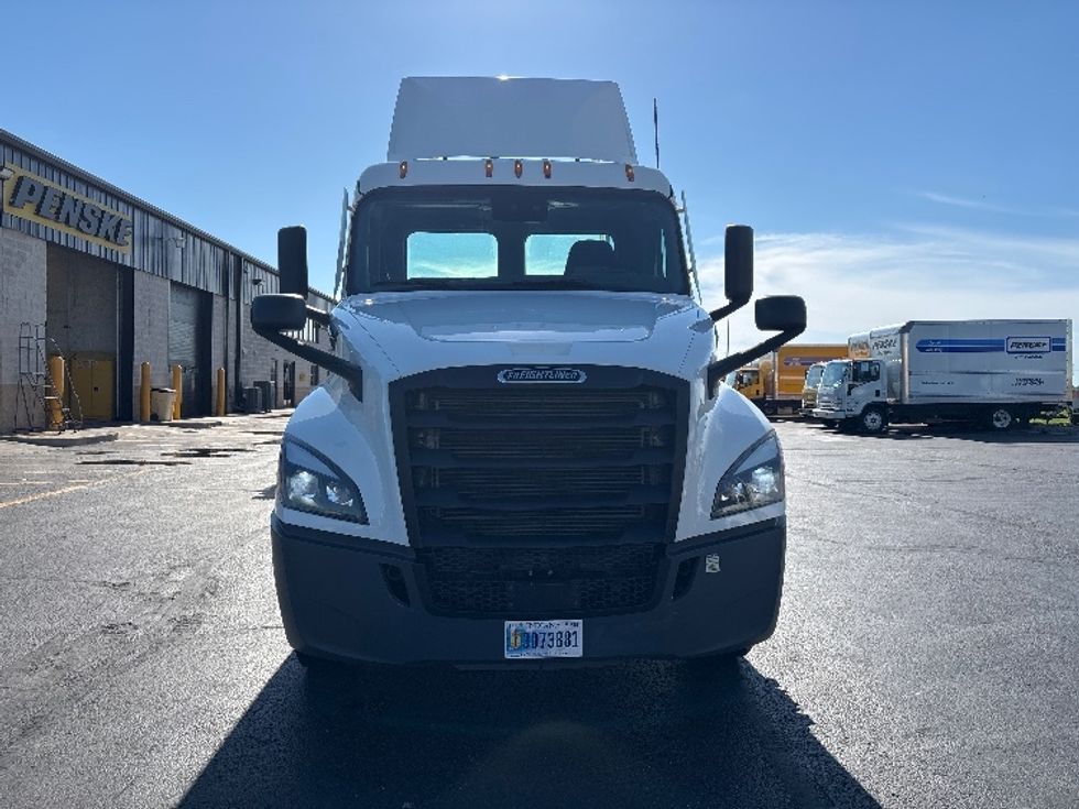 Day Cab Tractor-Heavy Duty Tractors-Freightliner-2021-T12664ST-Columbus-OH-173,309\n\t\tmiles-$ 69,500 - Image 2