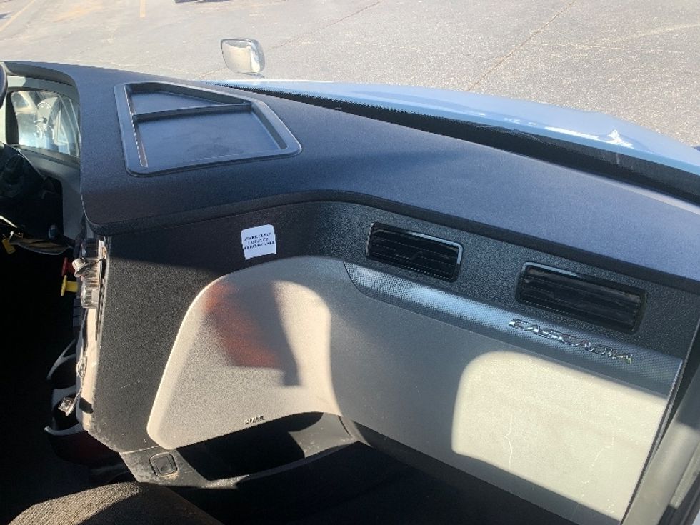 Day Cab Tractor-Heavy Duty Tractors-Freightliner-2021-T12664ST-Concord-NC-218,857\n\t\tmiles-$ 70,000 - Image 13