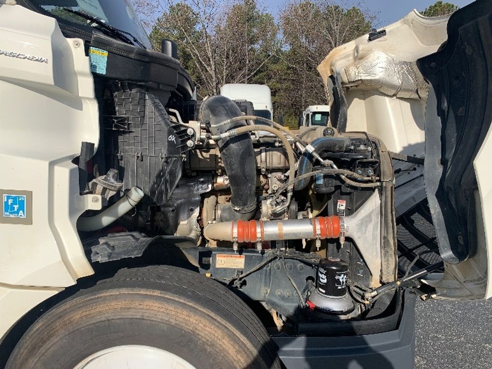 Day Cab Tractor-Heavy Duty Tractors-Freightliner-2021-T12664ST-Concord-NC-288,080\n\t\tmiles-$ 65,000 - Image 15