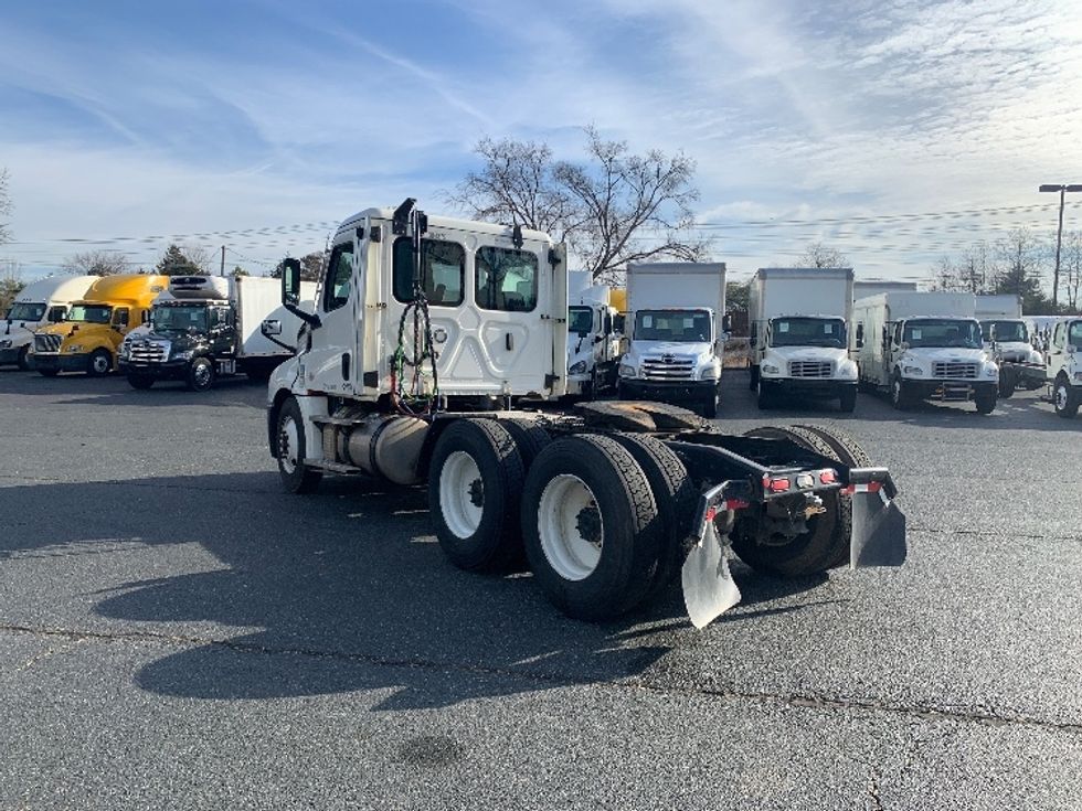 Day Cab Tractor-Heavy Duty Tractors-Freightliner-2021-T12664ST-Concord-NC-288,080\n\t\tmiles-$ 65,000 - Image 5