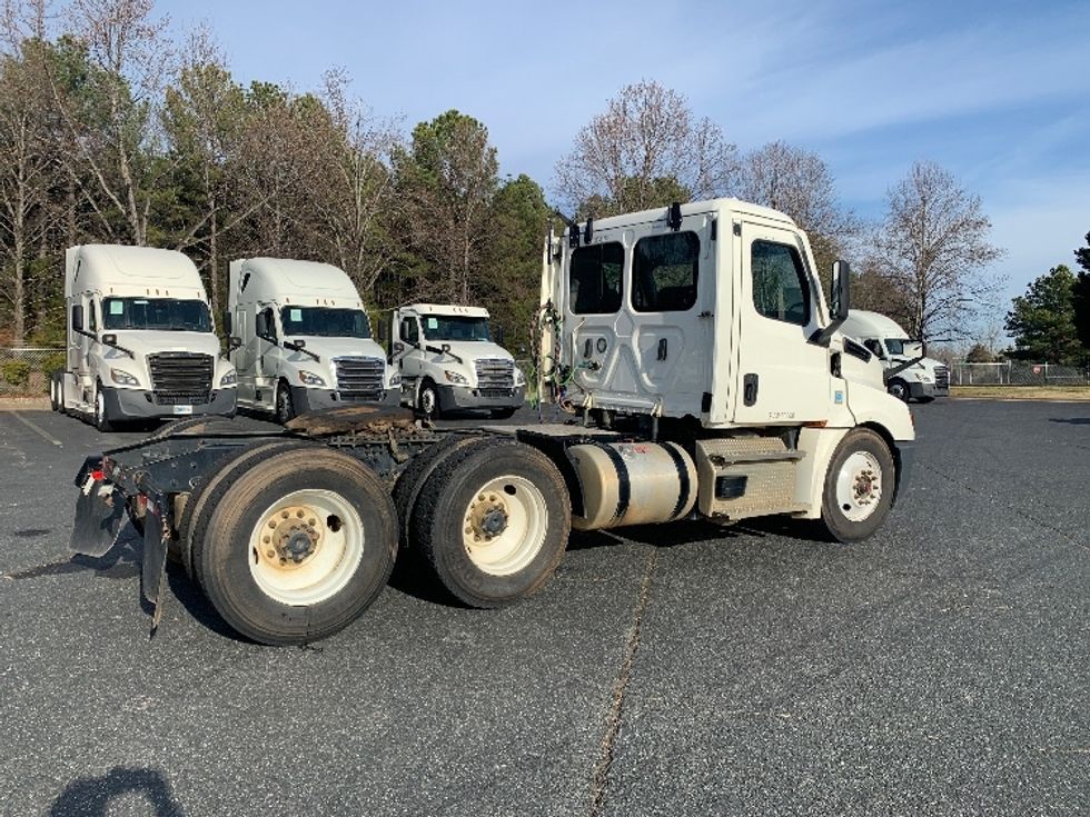 Day Cab Tractor-Heavy Duty Tractors-Freightliner-2021-T12664ST-Concord-NC-288,080\n\t\tmiles-$ 65,000 - Image 7