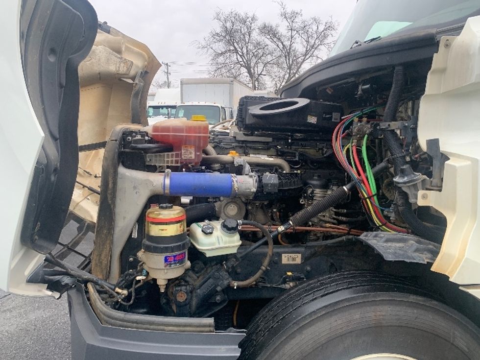 Day Cab Tractor-Heavy Duty Tractors-Freightliner-2021-T12664ST-Concord-NC-338,035\n\t\tmiles-$ 61,000 - Image 16