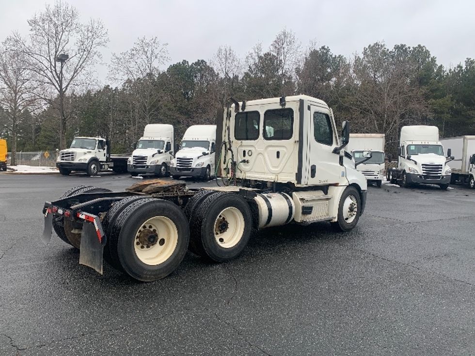 Day Cab Tractor-Heavy Duty Tractors-Freightliner-2021-T12664ST-Concord-NC-338,035\n\t\tmiles-$ 61,000 - Image 7