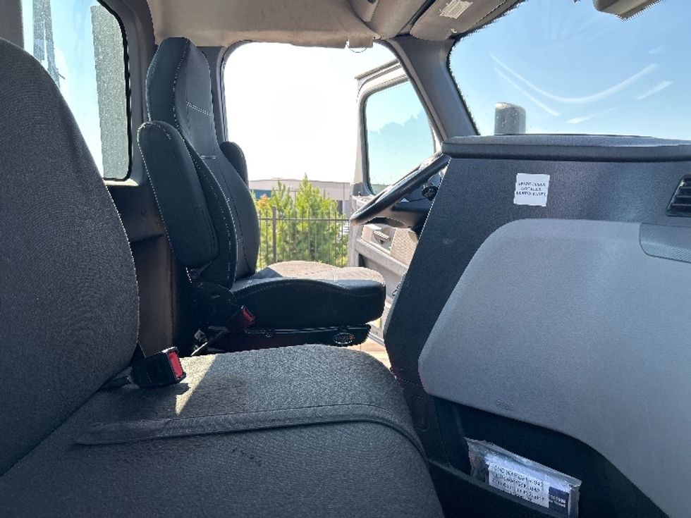 Day Cab Tractor-Heavy Duty Tractors-Freightliner-2021-T12664ST-Concord-NC-471,046\n\t\tmiles-$ 51,250 - Image 14