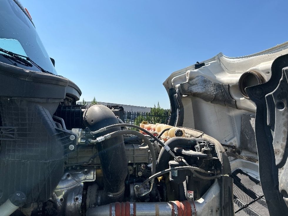 Day Cab Tractor-Heavy Duty Tractors-Freightliner-2021-T12664ST-Concord-NC-471,046\n\t\tmiles-$ 51,250 - Image 15