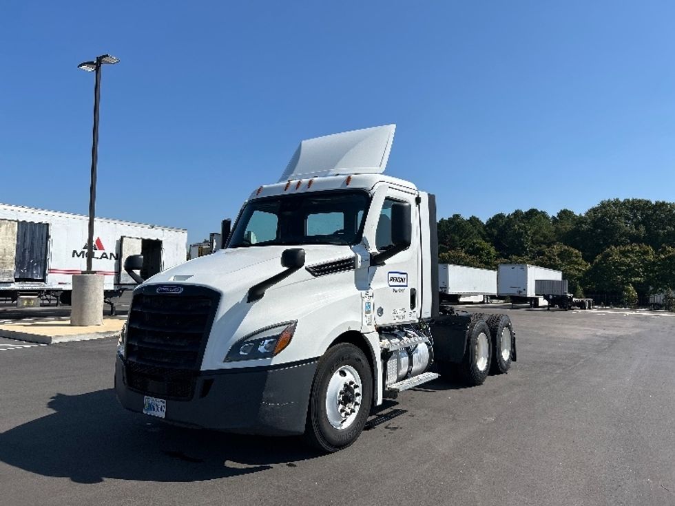 Day Cab Tractor-Heavy Duty Tractors-Freightliner-2021-T12664ST-Concord-NC-471,046\n\t\tmiles-$ 51,250 - Image 3