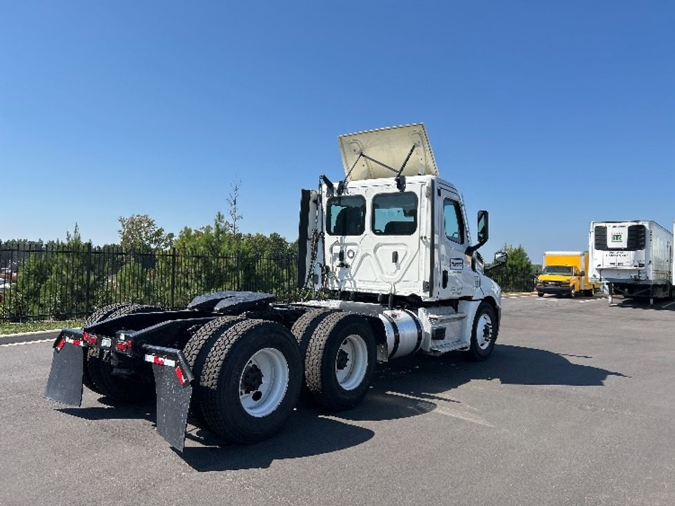 Day Cab Tractor-Heavy Duty Tractors-Freightliner-2021-T12664ST-Concord-NC-471,046\n\t\tmiles-$ 51,250 - Image 7