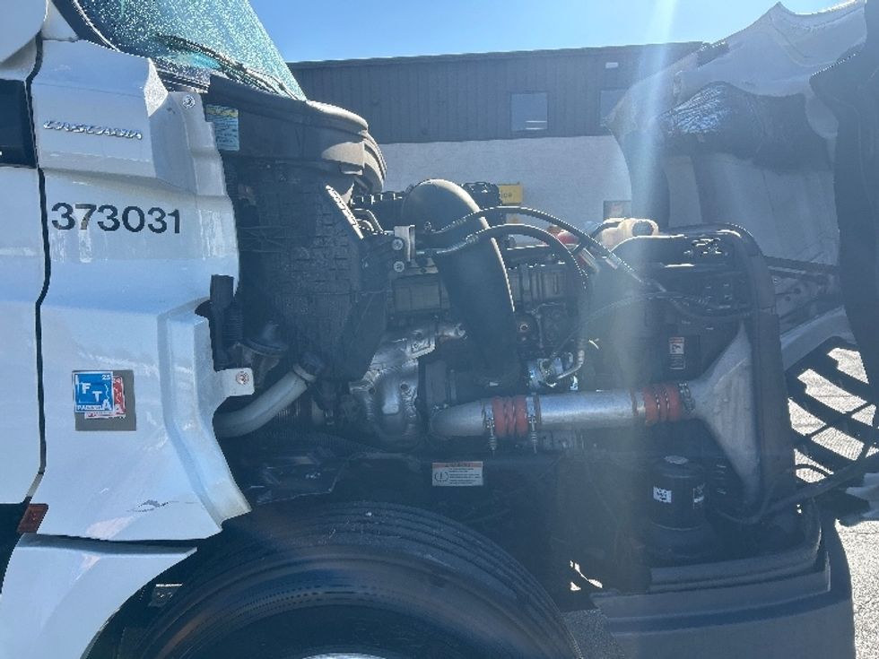 Day Cab Tractor-Heavy Duty Tractors-Freightliner-2021-T12664ST-Conyers-GA-340,258\n\t\tmiles-$ 57,500 - Image 15