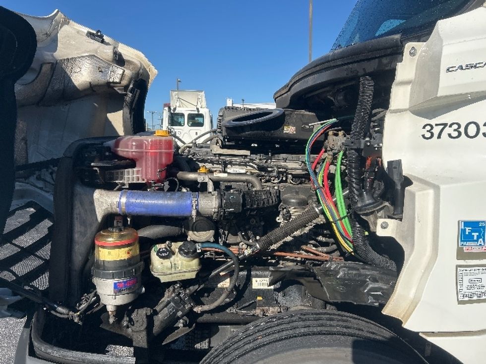 Day Cab Tractor-Heavy Duty Tractors-Freightliner-2021-T12664ST-Conyers-GA-340,258\n\t\tmiles-$ 57,500 - Image 16