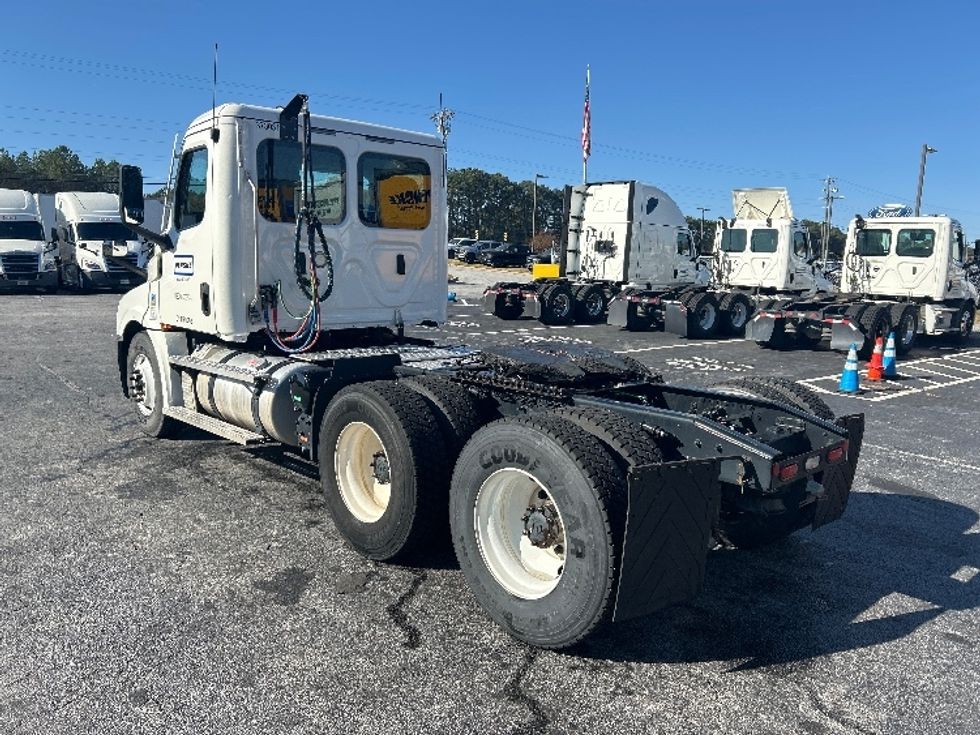 Day Cab Tractor-Heavy Duty Tractors-Freightliner-2021-T12664ST-Conyers-GA-340,258\n\t\tmiles-$ 57,500 - Image 5