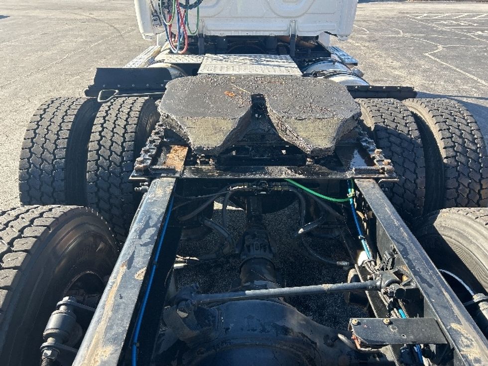 Day Cab Tractor-Heavy Duty Tractors-Freightliner-2021-T12664ST-Conyers-GA-340,258\n\t\tmiles-$ 57,500 - Image 6