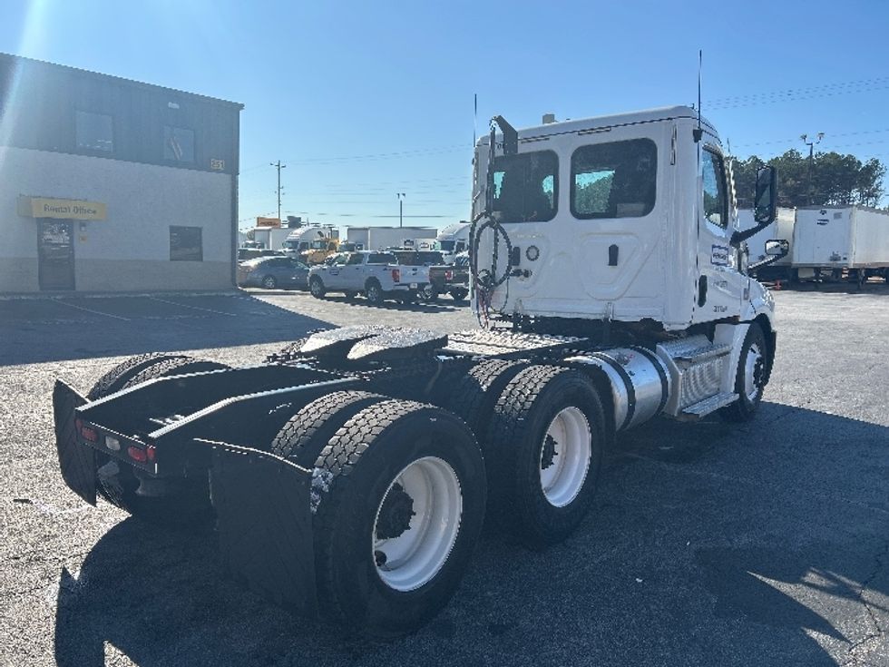 Day Cab Tractor-Heavy Duty Tractors-Freightliner-2021-T12664ST-Conyers-GA-340,258\n\t\tmiles-$ 57,500 - Image 7
