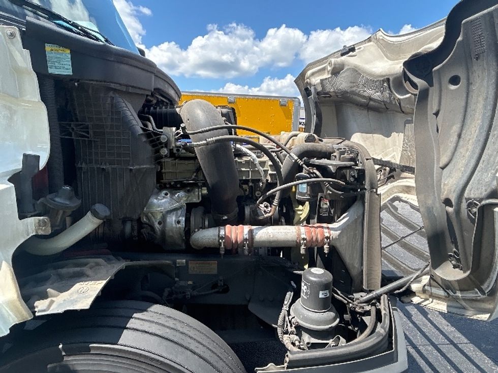 Day Cab Tractor-Heavy Duty Tractors-Freightliner-2021-T12664ST-Conyers-GA-717,446\n\t\tmiles-$ 26,750 - Image 15
