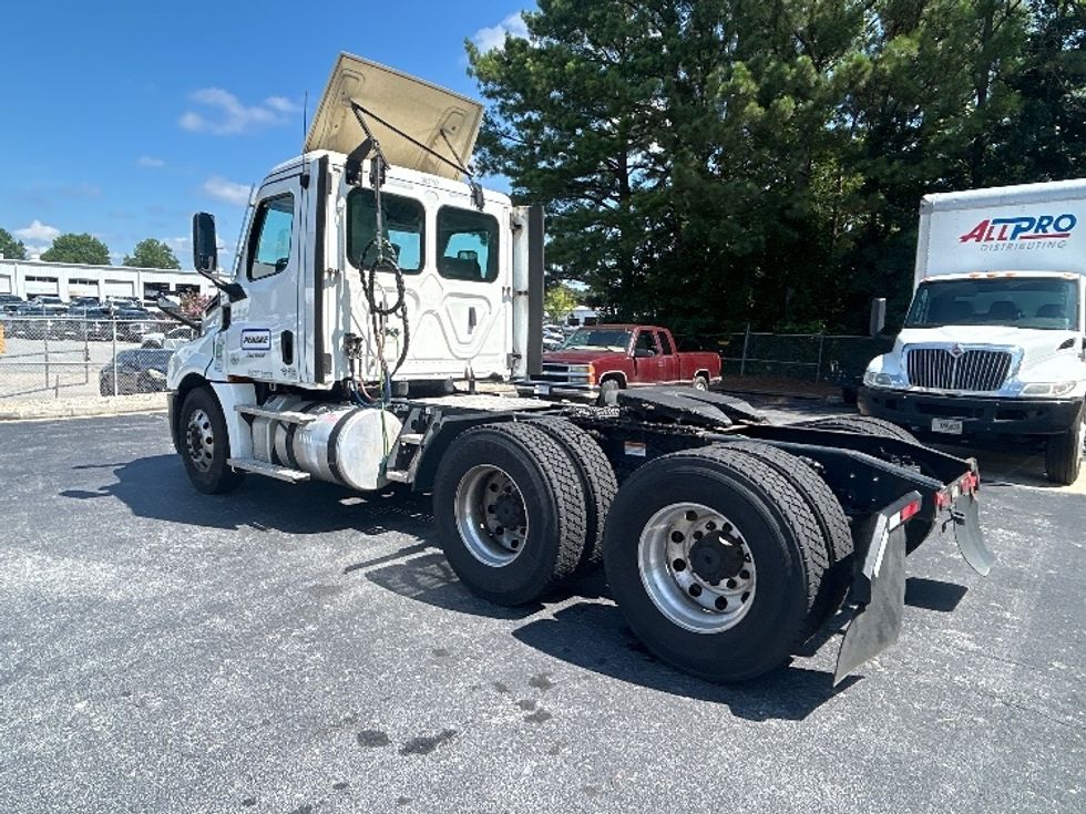 Day Cab Tractor-Heavy Duty Tractors-Freightliner-2021-T12664ST-Conyers-GA-717,446\n\t\tmiles-$ 26,750 - Image 5