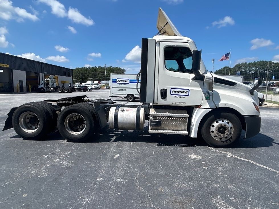 Day Cab Tractor-Heavy Duty Tractors-Freightliner-2021-T12664ST-Conyers-GA-717,446\n\t\tmiles-$ 26,750 - Image 8