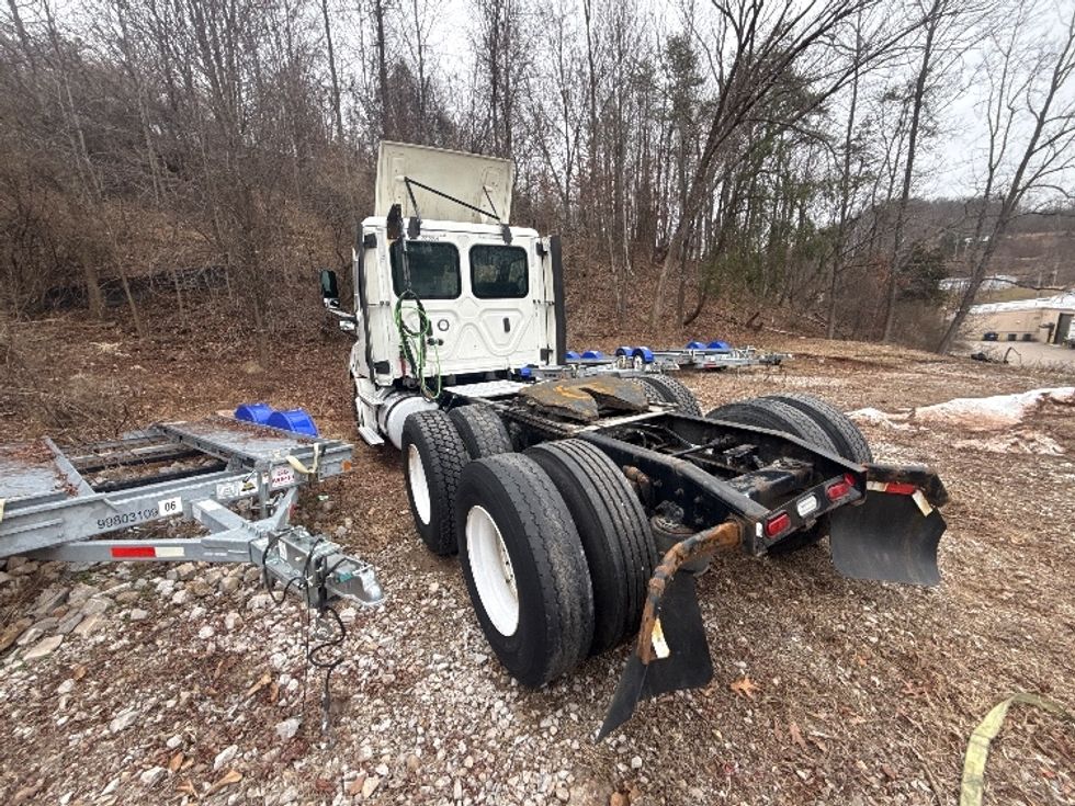 Day Cab Tractor-Heavy Duty Tractors-Freightliner-2021-T12664ST-Cross Lanes-WV-428,379\n\t\tmiles-$ 15,000 - Image 5