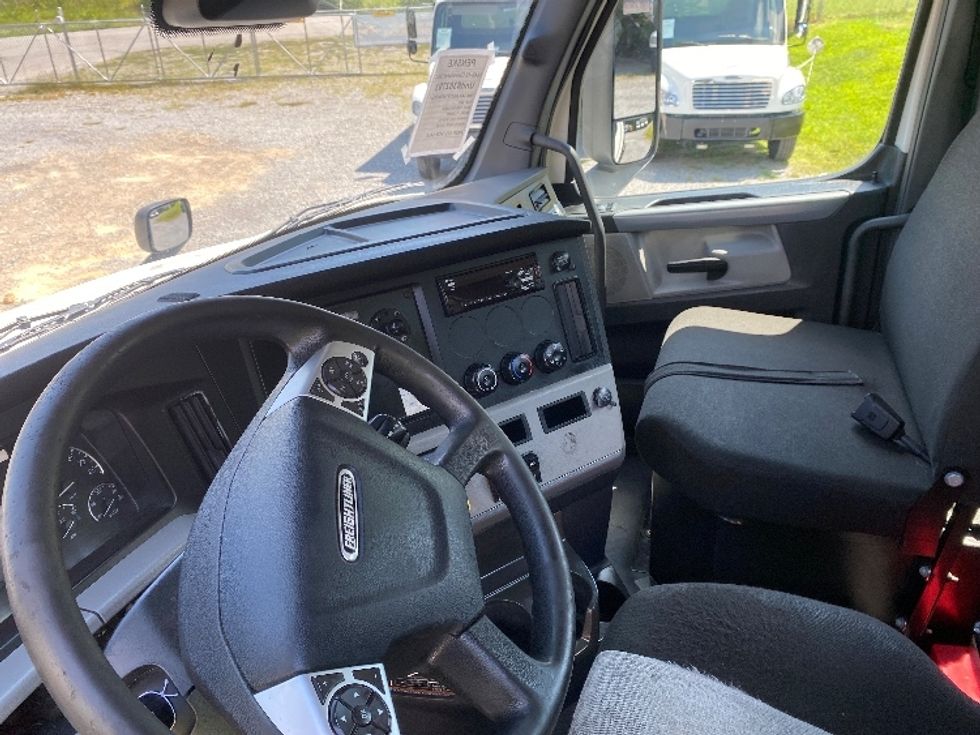 Day Cab Tractor-Heavy Duty Tractors-Freightliner-2021-T12664ST-Dalton-GA-612,944\n\t\tmiles-$ 37,750 - Image 10