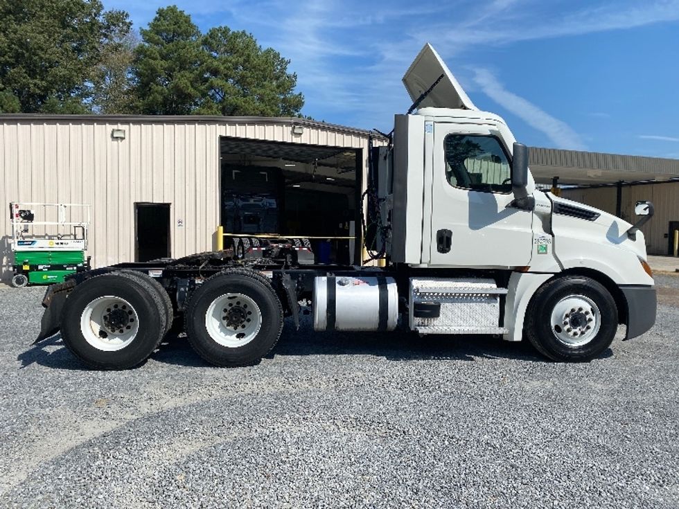 Day Cab Tractor-Heavy Duty Tractors-Freightliner-2021-T12664ST-Dalton-GA-612,944\n\t\tmiles-$ 37,750 - Image 8