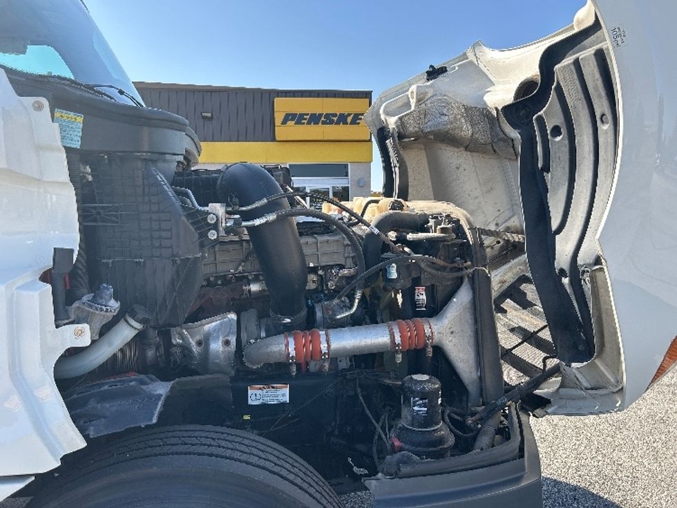 Day Cab Tractor-Heavy Duty Tractors-Freightliner-2021-T12664ST-Davenport-IA-558,870\n\t\tmiles-$ 43,500 - Image 15