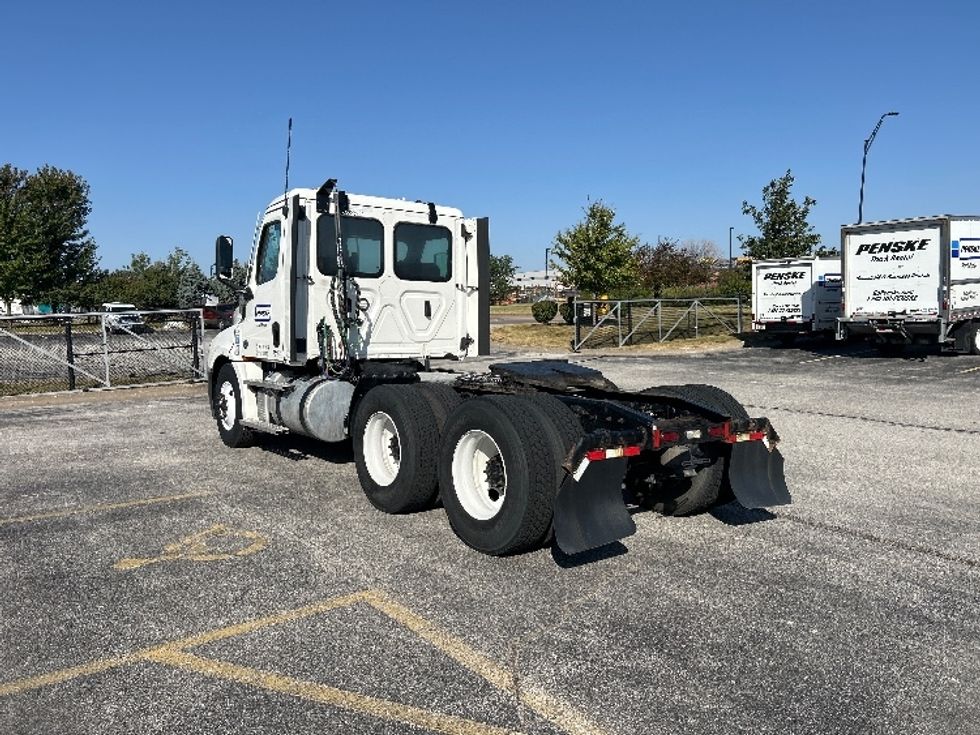 Day Cab Tractor-Heavy Duty Tractors-Freightliner-2021-T12664ST-Davenport-IA-558,870\n\t\tmiles-$ 43,500 - Image 5