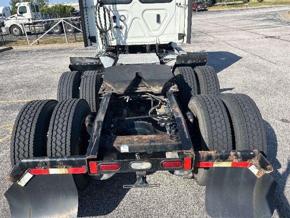 Day Cab Tractor-Heavy Duty Tractors-Freightliner-2021-T12664ST-Davenport-IA-558,870\n\t\tmiles-$ 43,500 - Image 6