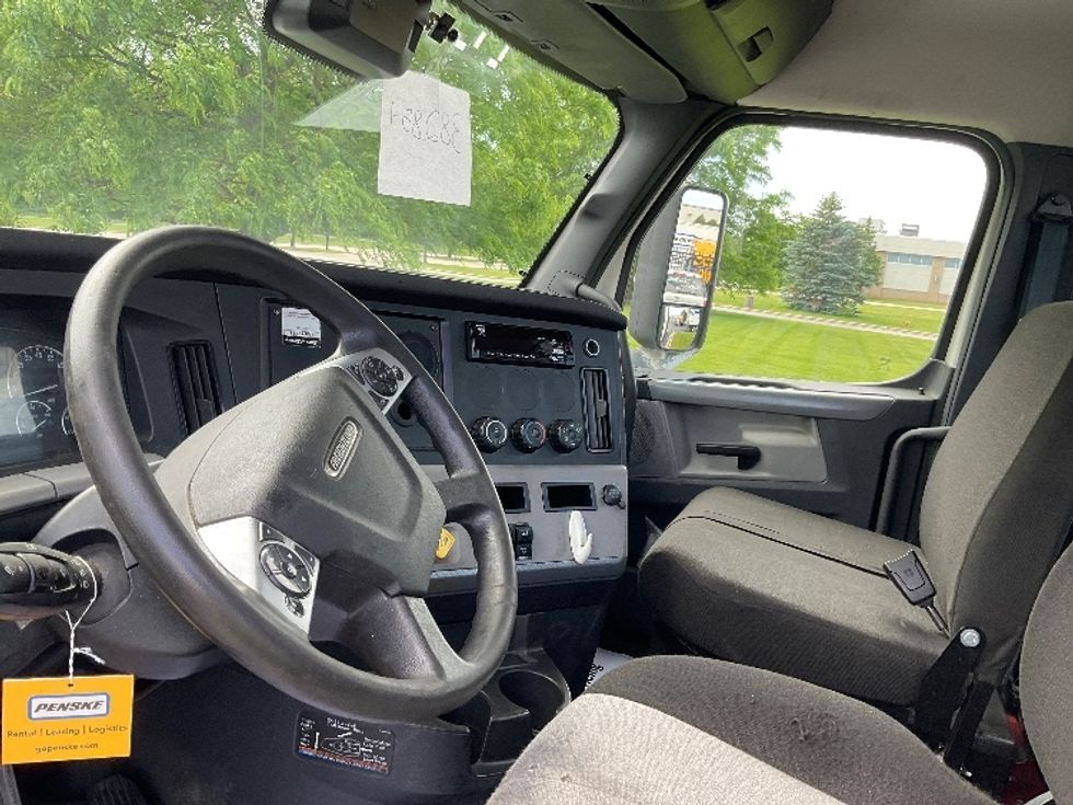 Day Cab Tractor-Heavy Duty Tractors-Freightliner-2021-T12664ST-De Pere-WI-425,565\n\t\tmiles-$ 53,750 - Image 10