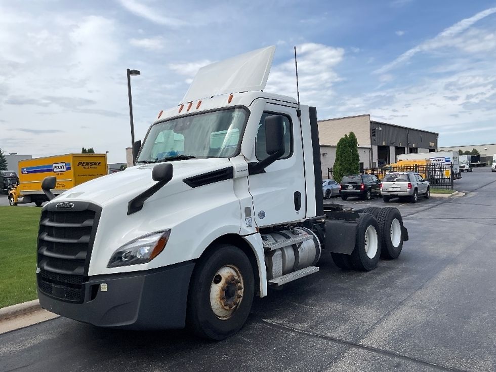 Day Cab Tractor-Heavy Duty Tractors-Freightliner-2021-T12664ST-De Pere-WI-425,565\n\t\tmiles-$ 53,750 - Image 3