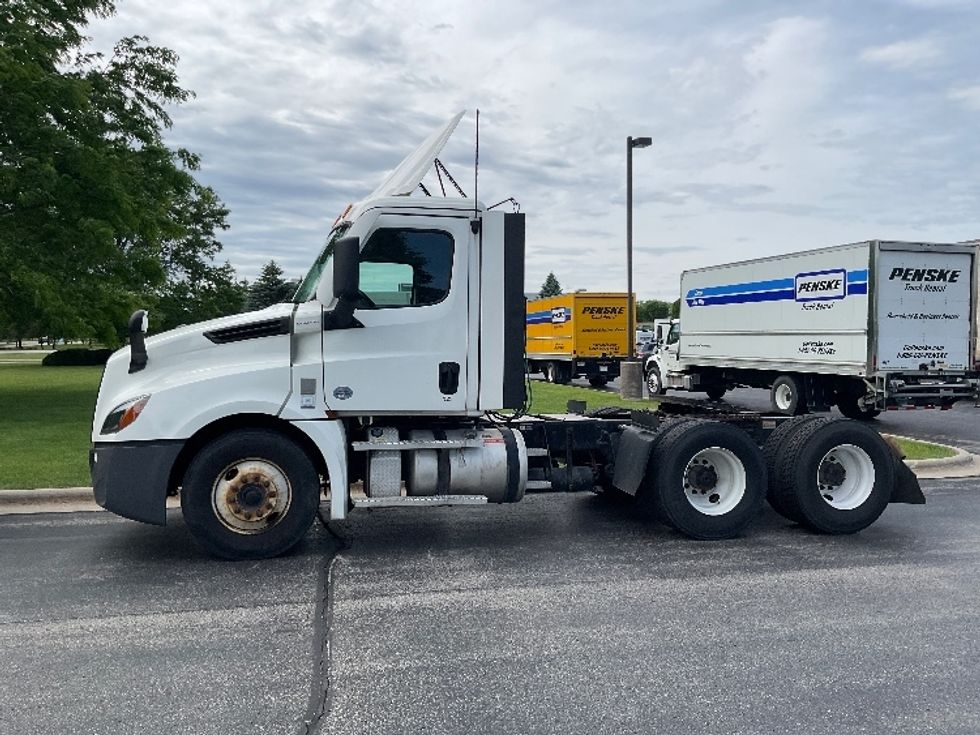 Day Cab Tractor-Heavy Duty Tractors-Freightliner-2021-T12664ST-De Pere-WI-425,565\n\t\tmiles-$ 53,750 - Image 4