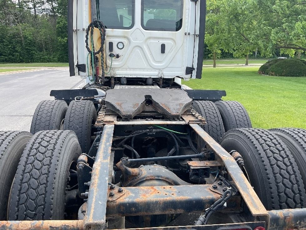 Day Cab Tractor-Heavy Duty Tractors-Freightliner-2021-T12664ST-De Pere-WI-425,565\n\t\tmiles-$ 53,750 - Image 6
